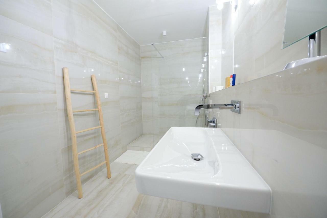 Center Aupark Apartment Piest'any Extérieur photo